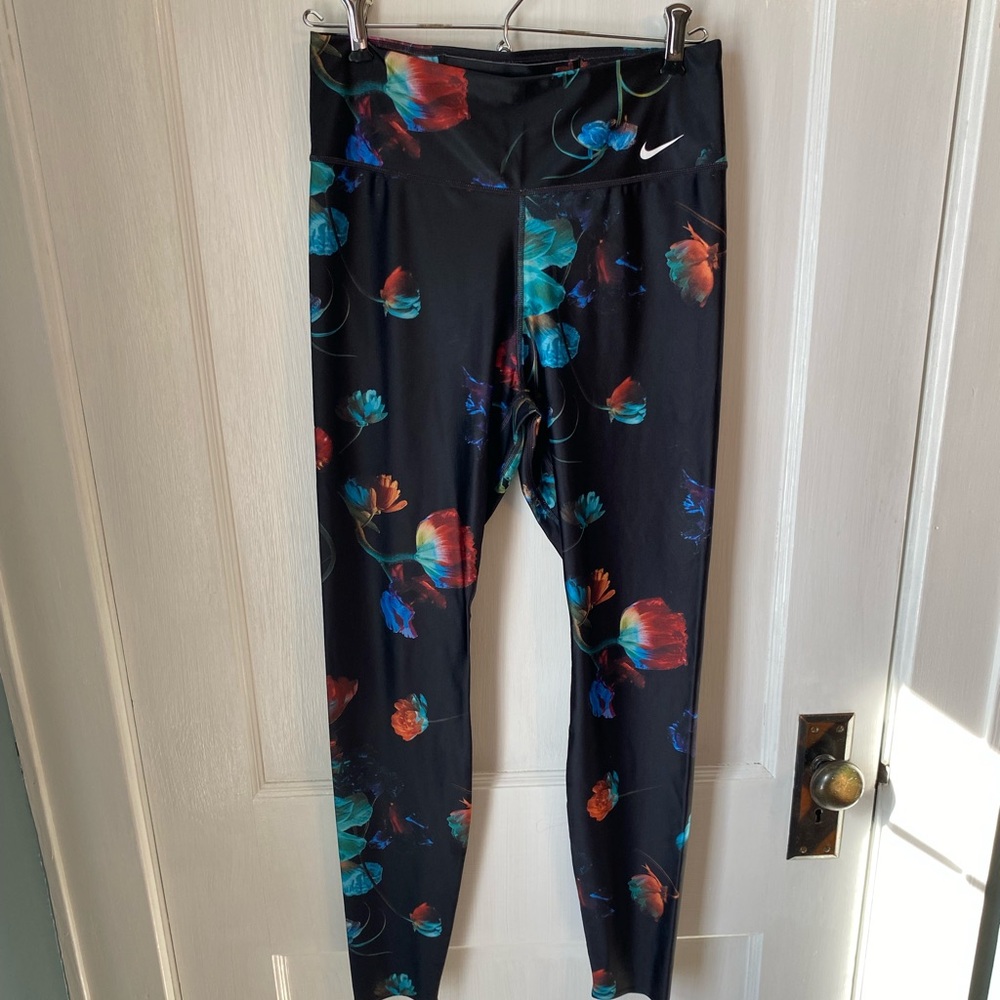 Floral NIKE dry-fit leggings - Picture 2 of 4